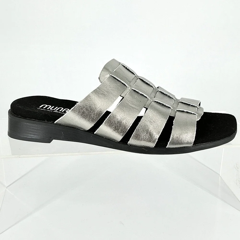 Munro Size 7.5 Wide 7.5W Silver Leather Strappy Slide Sandals NEW Carrera $175